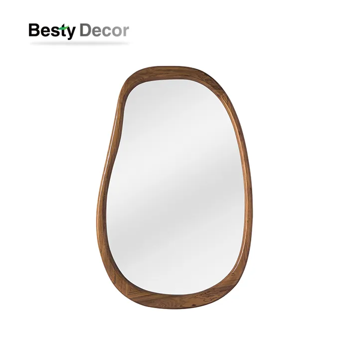 Нестандартне дзеркало в рамі з масиву дерева